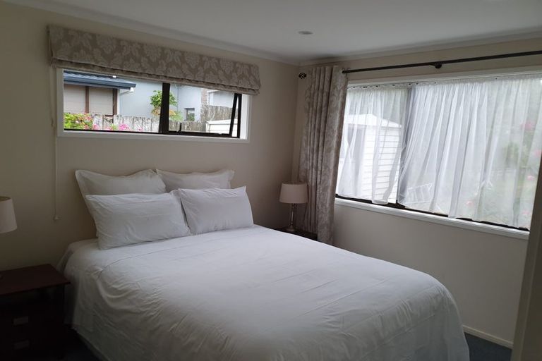 Photo of property in 22 Sarah Place, Farm Cove, Auckland, 2012