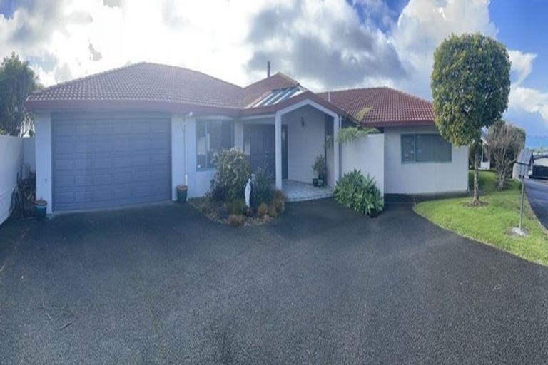 Photo of property in 4 Savoy Road, Orewa, 0931