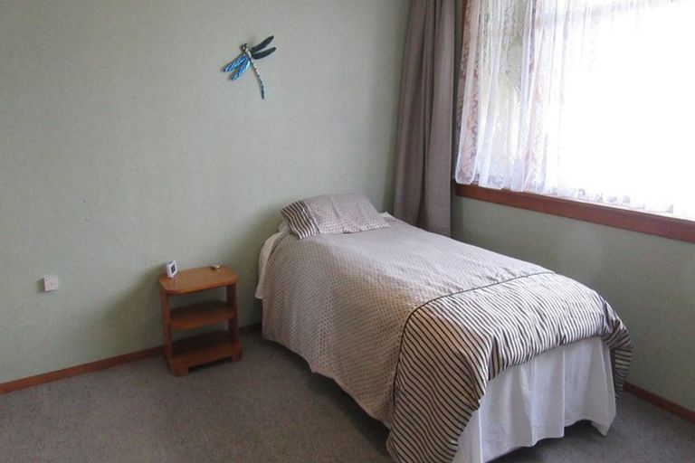 Photo of property in 28 Leonard Street, Waimate, 7924
