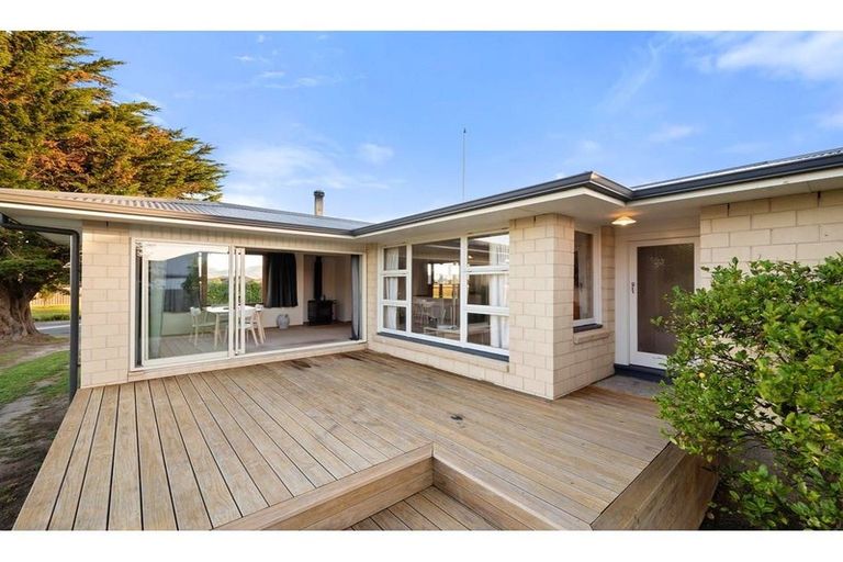 Photo of property in 302 Wigram Road, Wigram, Christchurch, 8025