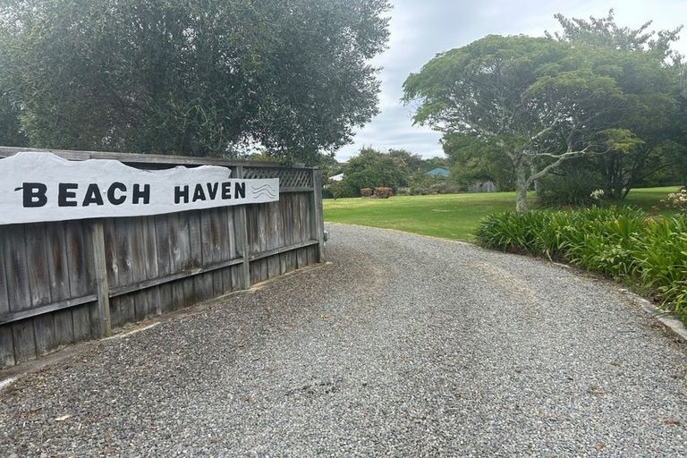 Photo of property in 42a Te Moana Road, Waikanae Beach, Waikanae, 5036