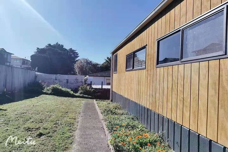 Photo of property in 25 Mcquarrie Avenue, Wattle Downs, Auckland, 2103