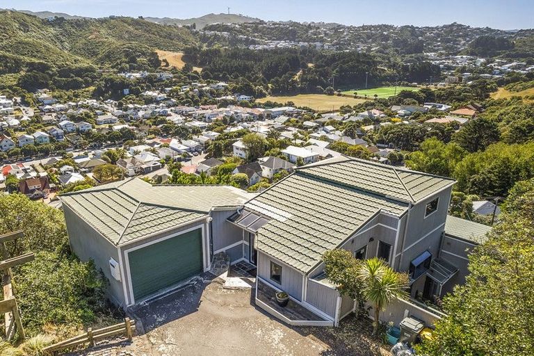 Photo of property in 20 Bay Lair Grove, Island Bay, Wellington, 6023
