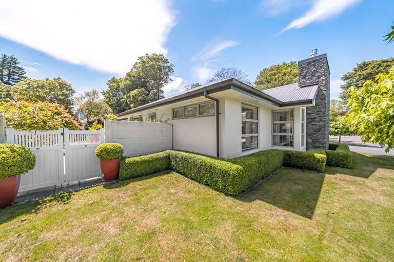 Photo of property in 6 Bateson Way, Heretaunga, Upper Hutt, 5018