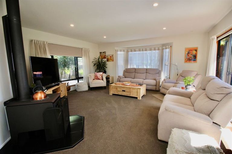 Photo of property in 16 Protea Crescent, Whitianga, 3510