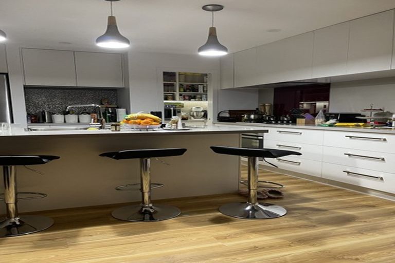 Photo of property in 16 Waharua Place, Tawhero, Whanganui, 4501