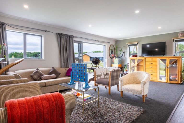 Photo of property in 220 Cowper Road, Dannevirke, 4976