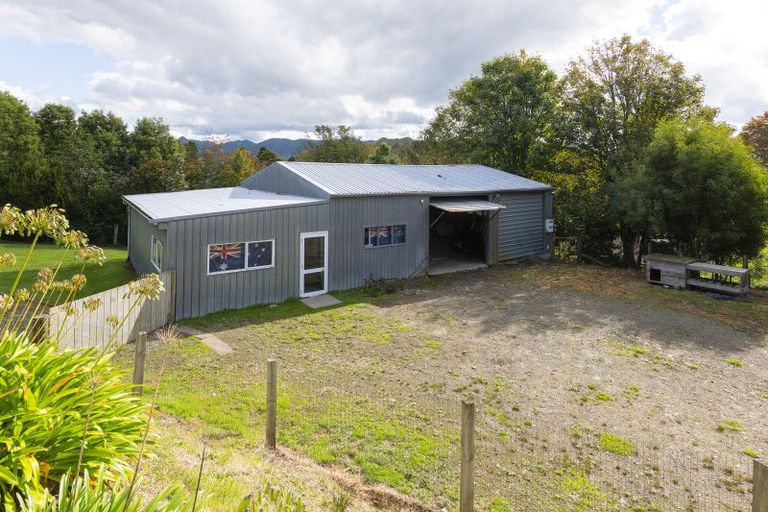 Photo of property in 10 Kirk Street, Matawai, 4075