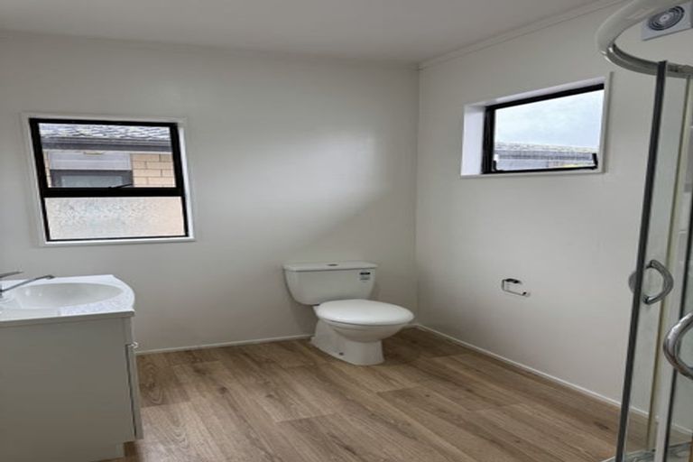 Photo of property in 31 Newington Road, Henderson, Auckland, 0612