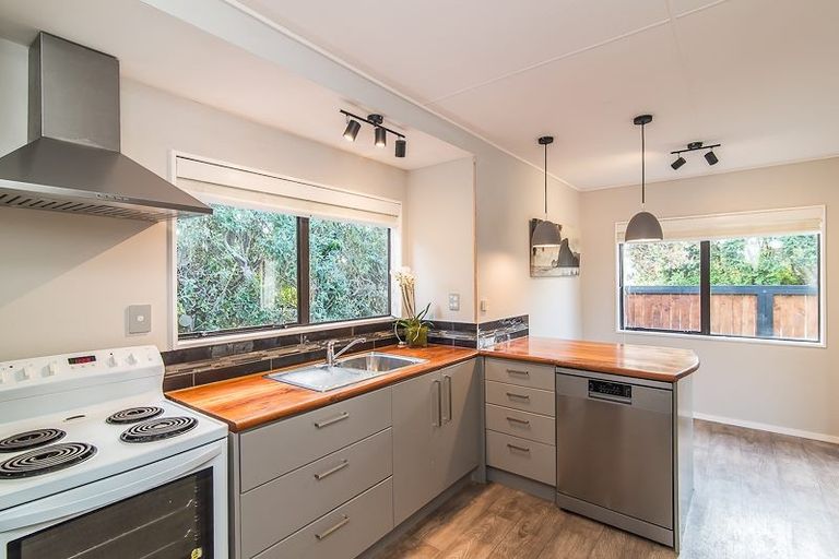 Photo of property in 6 Jane Street, Waikanae Beach, Waikanae, 5036