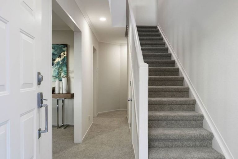 Photo of property in 5a Luana Way, Bucklands Beach, Auckland, 2014