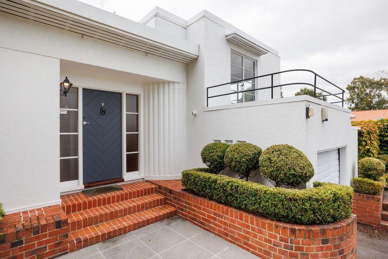 Photo of property in 215a Victoria Avenue, Hokowhitu, Palmerston North, 4410