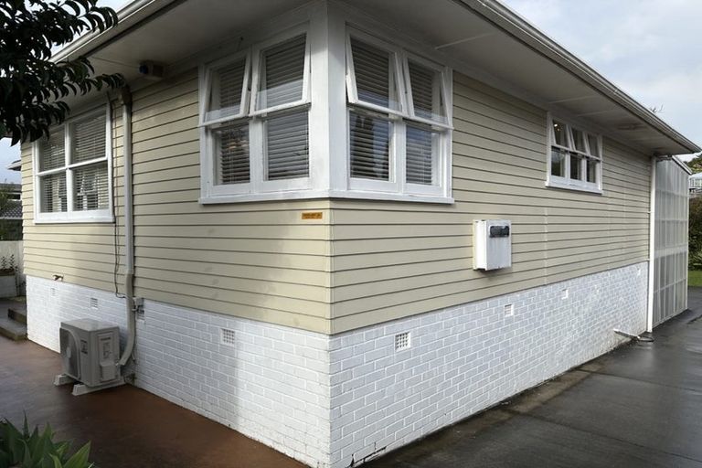 Photo of property in 32 Chartwell Avenue, Glenfield, Auckland, 0629