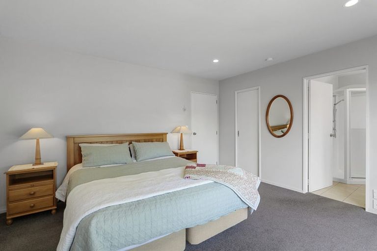 Photo of property in 9 Oakview Lane, Cashmere, Christchurch, 8022