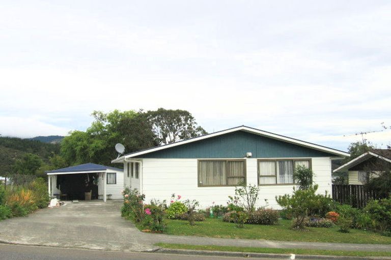 Photo of property in 8 Mount Marua Drive, Timberlea, Upper Hutt, 5018