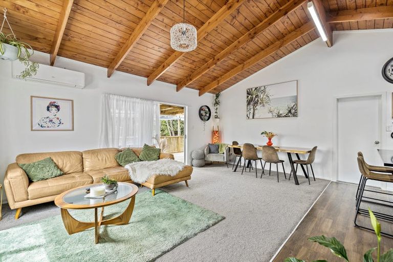 Photo of property in 21 Foster Crescent, Snells Beach, 0920