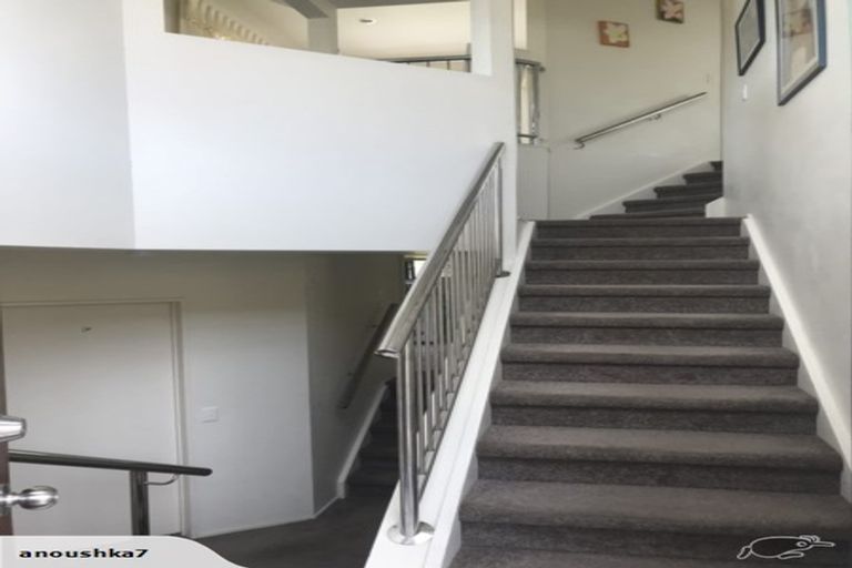 Photo of property in 176a East Coast Road, Forrest Hill, Auckland, 0620