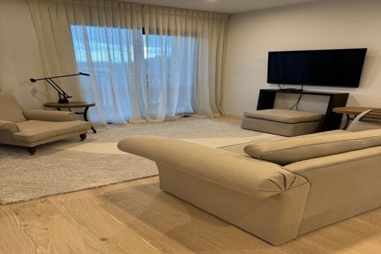 Photo of property in 7/2 Marlborough Crescent, Hobsonville, Auckland, 0616