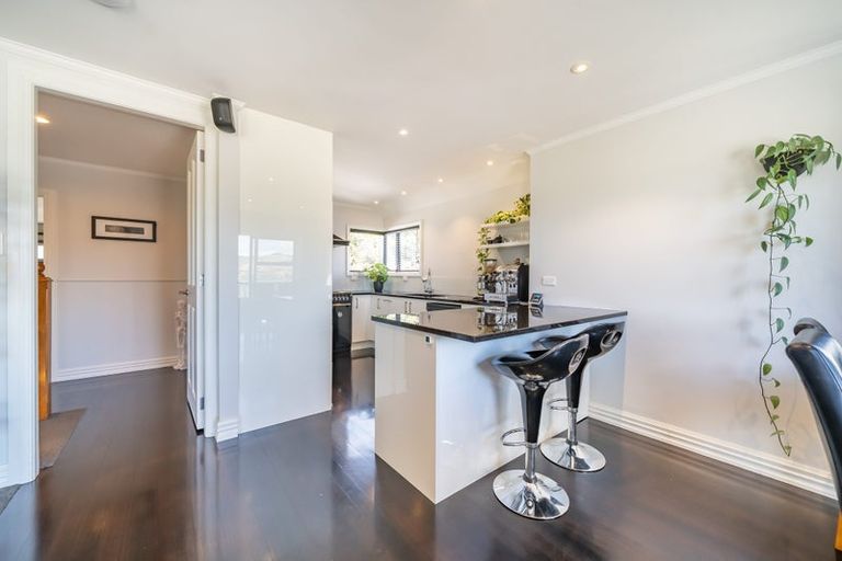 Photo of property in 11 Chastudon Place, Tawa, Wellington, 5028