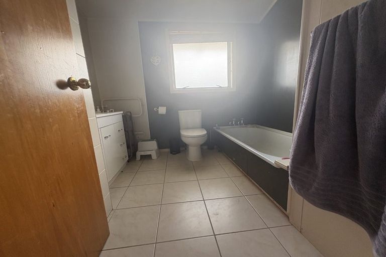 Photo of property in 16 Glenvar Road, Torbay, Auckland, 0630