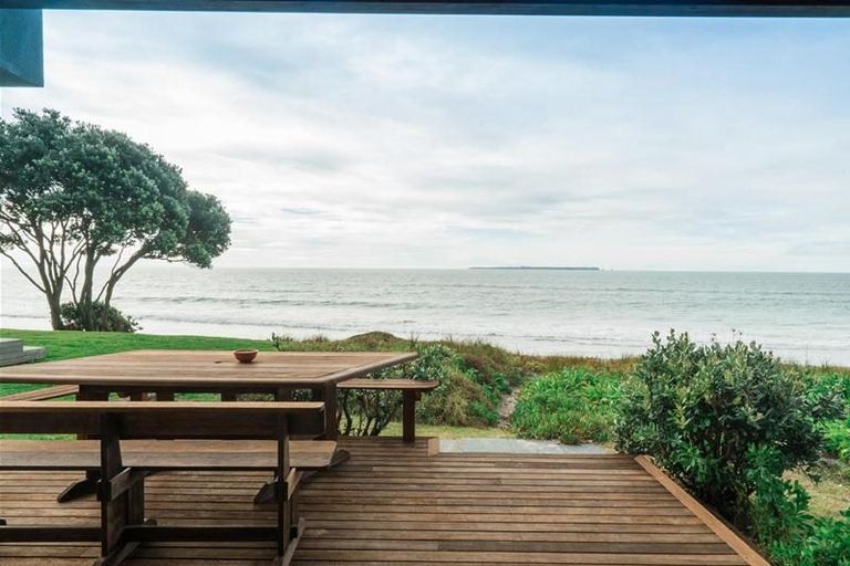 Photo of property in 131 Karewa Parade, Papamoa Beach, Papamoa, 3118