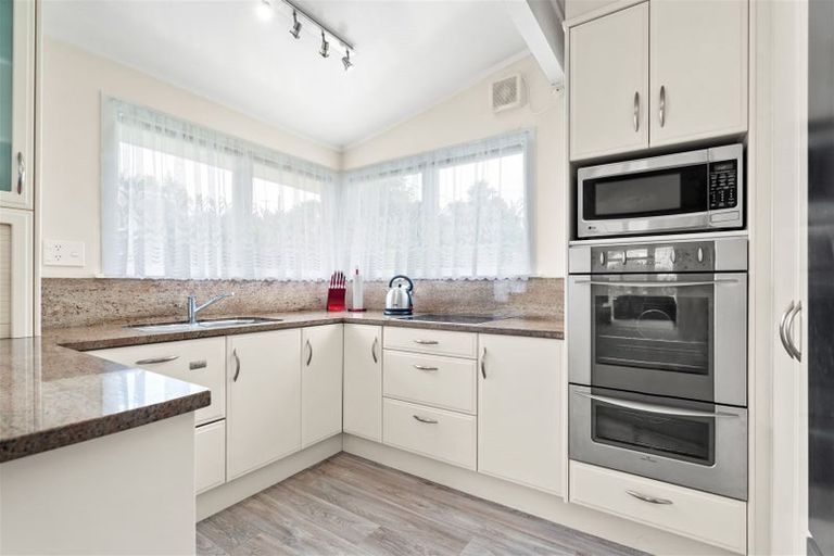 Photo of property in 15 Old Onerahi Road, Onerahi, Whangarei, 0110