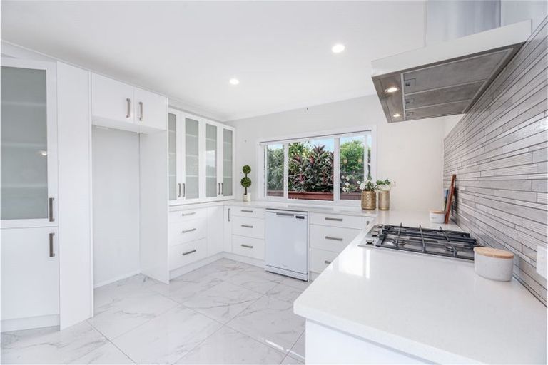 Photo of property in 44 Tahi Terrace, Glen Eden, Auckland, 0602