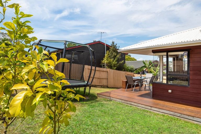 Photo of property in 4/10 Heathglen Place, Bayview, Auckland, 0629