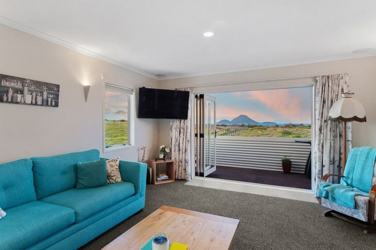 Photo of property in 5 Esplanade Rise, Coastlands, Whakatane, 3120