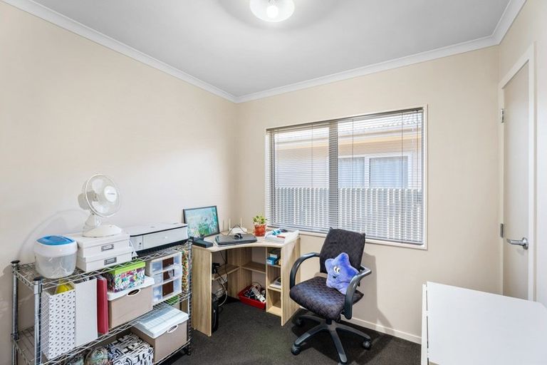 Photo of property in 6b Pokaka Street, Birchville, Upper Hutt, 5018