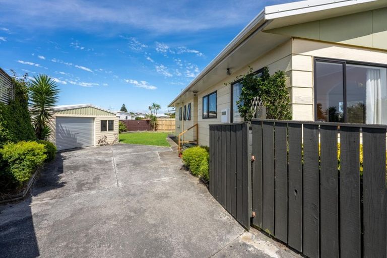 Photo of property in 11 Simcox Street, Otaki Beach, Otaki, 5512