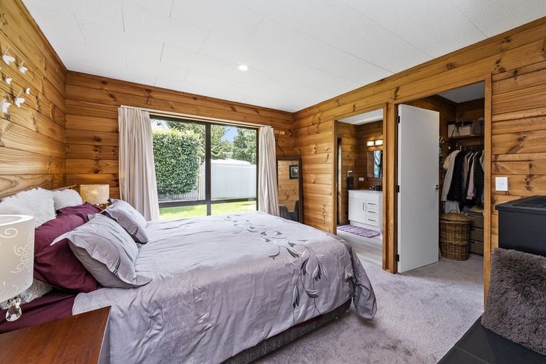 Photo of property in 2/98 Springs Road, Hornby, Christchurch, 8042