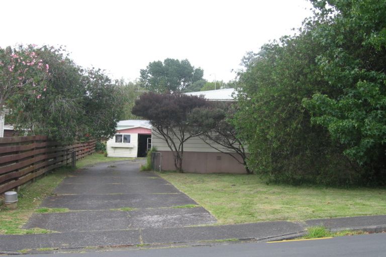 Photo of property in 3 Emirau Place, Glenfield, Auckland, 0629