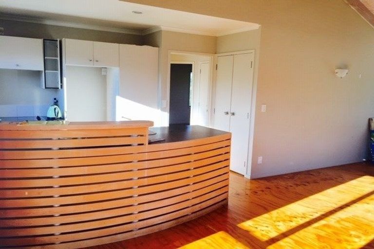 Photo of property in 7a Erica Road, Sunnynook, Auckland, 0620