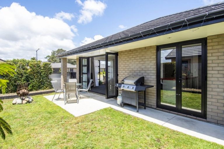 Photo of property in 26 Rainey Crescent, Papamoa Beach, Papamoa, 3118