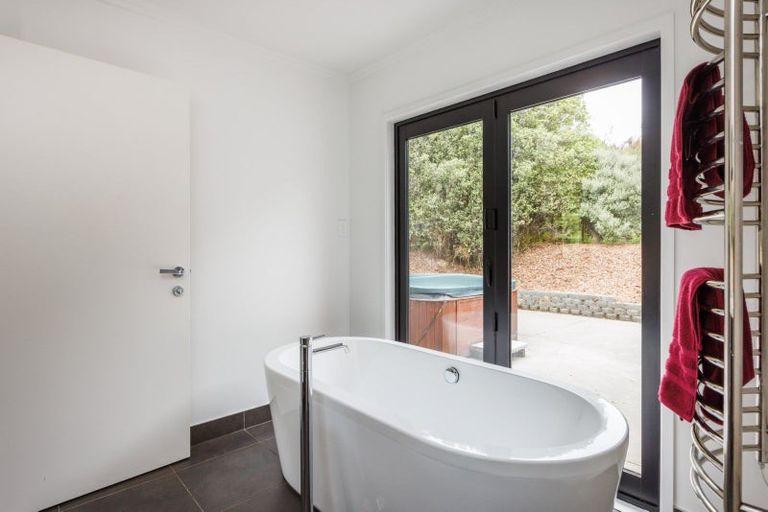 Photo of property in 50 Kingsdale Park Drive, Aokautere, Palmerston North, 4471