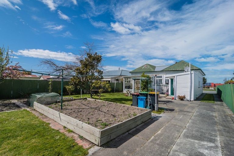 Photo of property in 37 Raymond Street, West End, Timaru, 7910