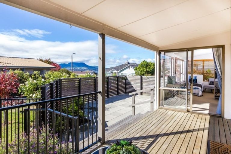 Photo of property in 3a Dorothy Drive, Acacia Bay, Taupo, 3330