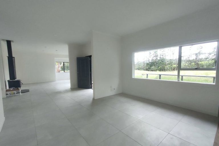 Photo of property in 113 Foster Road, Kumeu, 0891