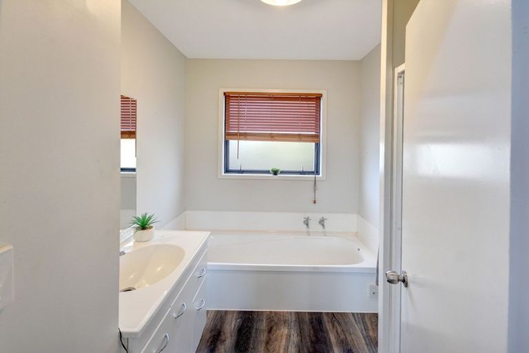 Photo of property in 55 Titri Road, Waihola, Outram, 9073