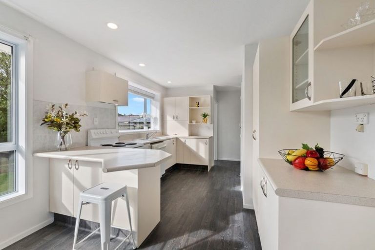 Photo of property in 14 Dunluce Place, Hornby, Christchurch, 8042