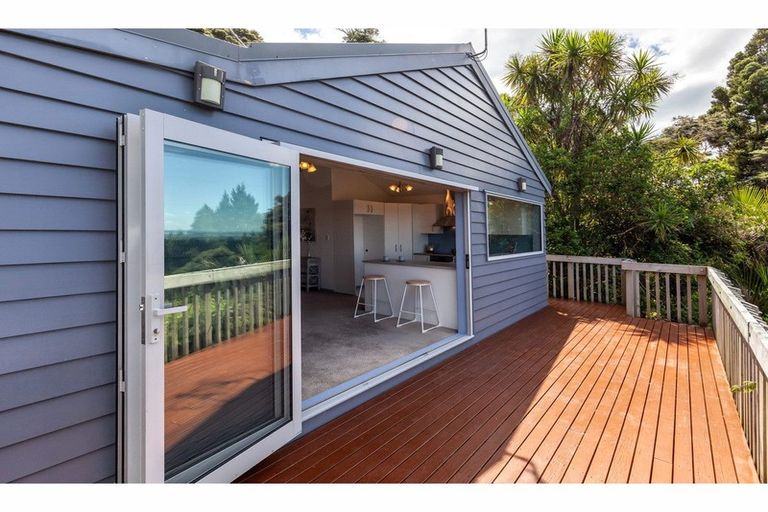 Photo of property in 312 Forest Hill Road, Waiatarua, Auckland, 0612