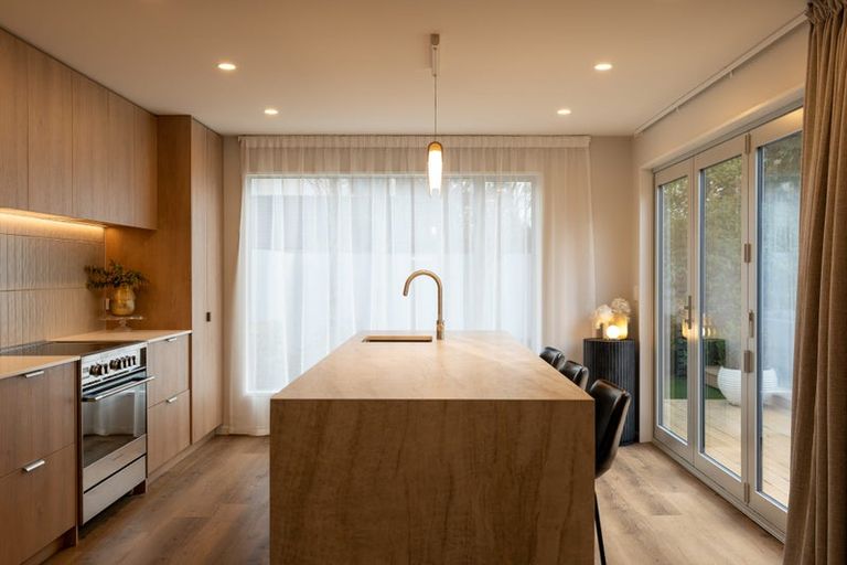 Photo of property in 92a Jeffreys Road, Fendalton, Christchurch, 8052