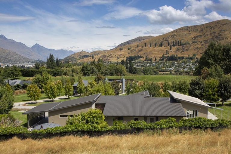 Photo of property in 44 Springbank Grove, Lower Shotover, Queenstown, 9371