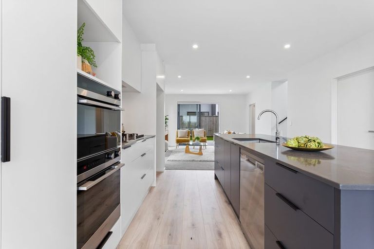 Photo of property in 30 Park Green Avenue, Rosehill, Papakura, 2113