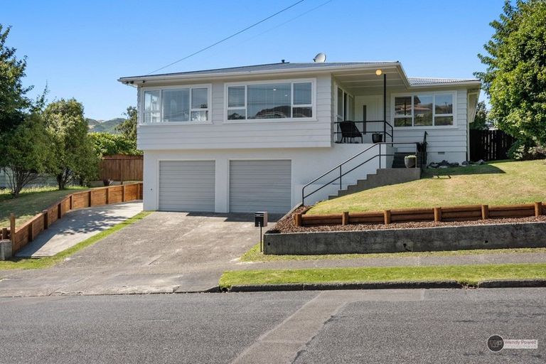 Photo of property in 1 Pembroke Street, Tawa, Wellington, 5028