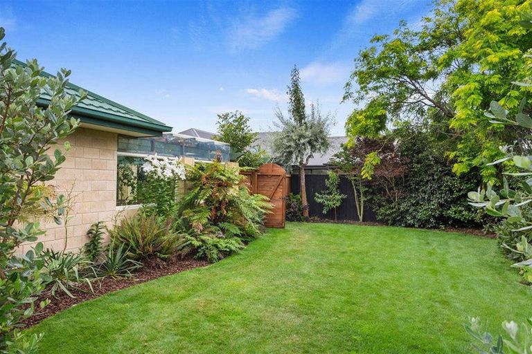 Photo of property in 15 Saddleback Green, Halswell, Christchurch, 8025