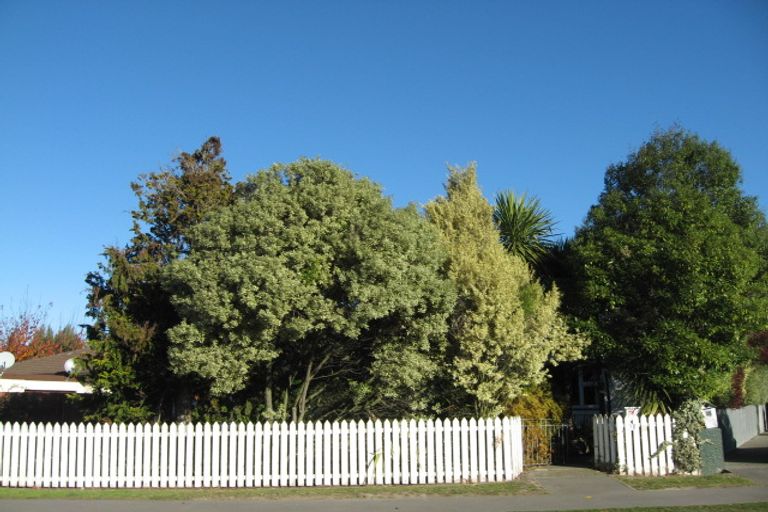 Photo of property in 70 Winters Road, Redwood, Christchurch, 8051