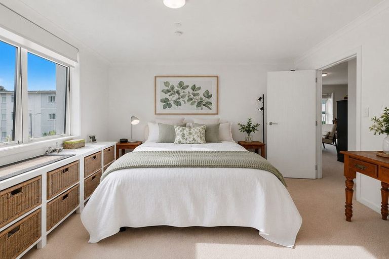 Photo of property in 73 Parkside Drive, Orewa, 0931