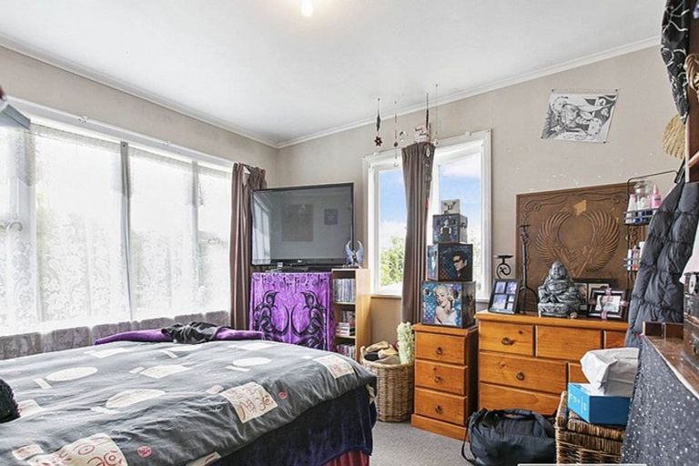 Photo of property in 13 Sutton Crescent, Papakura, 2110